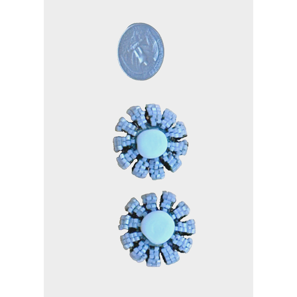 VTG Hattie Carnegie Vintage Clip On Earrings White Glass Bead Flower Cabochon - Picture 7 of 8